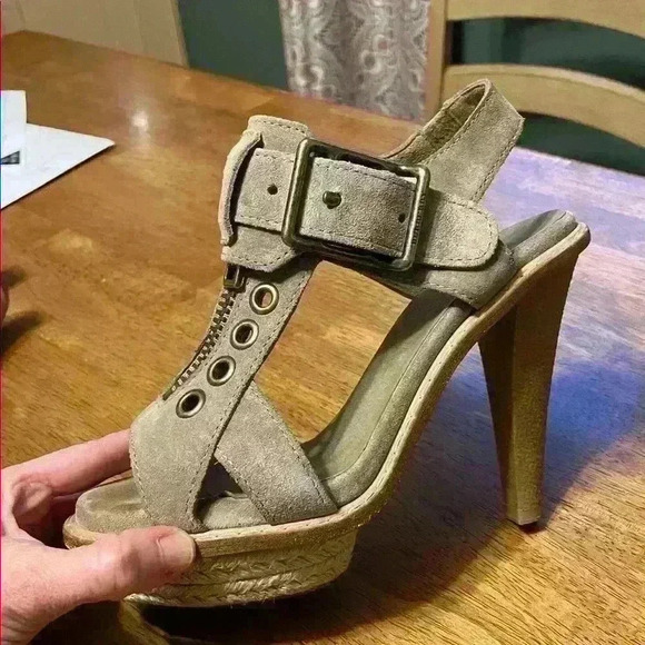 Burberry Olive Green Heeled Sandals - Picture 5 of 9